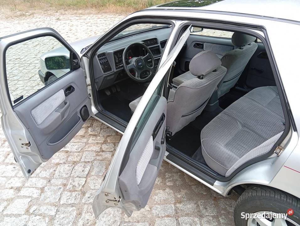 Sprzedam Ford Sierra Ghia 20 DOHC stan idealny z nieuszkodzony Gorzów Wielkopolski