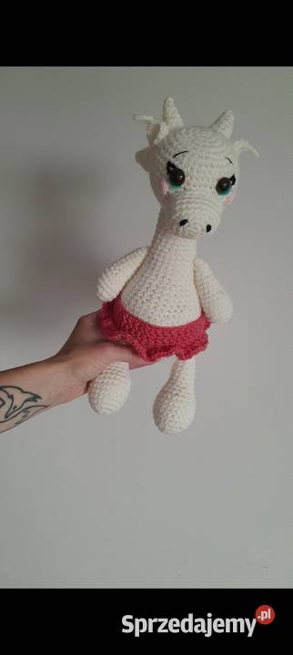 Smoczyca na szydełku różowy