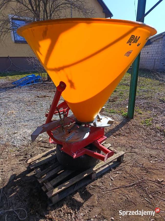 Rozsiewacz dwutalerzowy hydrauliczne otwieranie