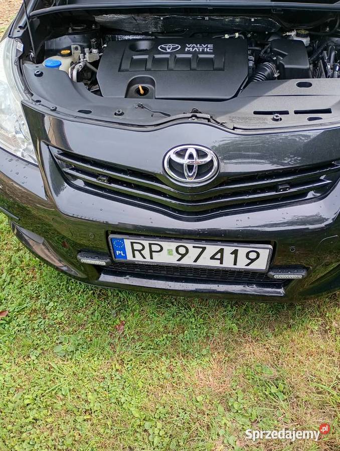 Sprzedam Toyota Verso 18 benzyna kolor czarny podkarpackie