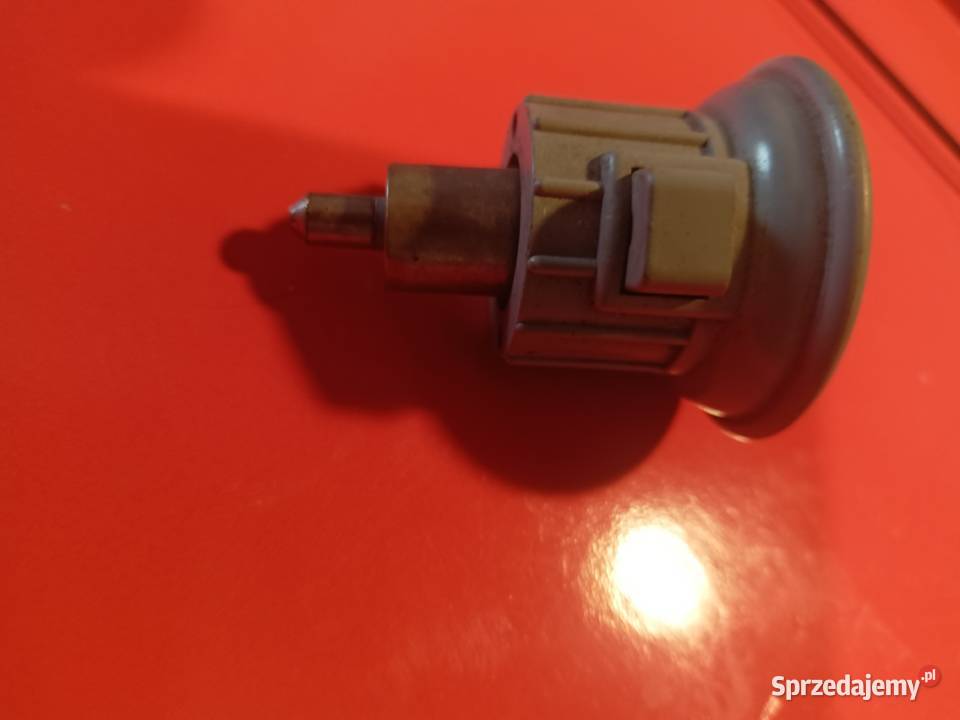 Stara zapalniczka samochodowa Wołczyn