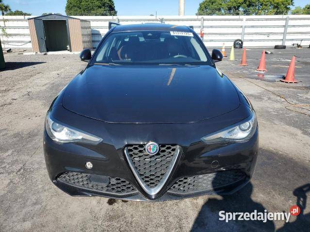ALFA ROMEO GIULIA produkcji 2017 z USA 2000cm3 Warszawa