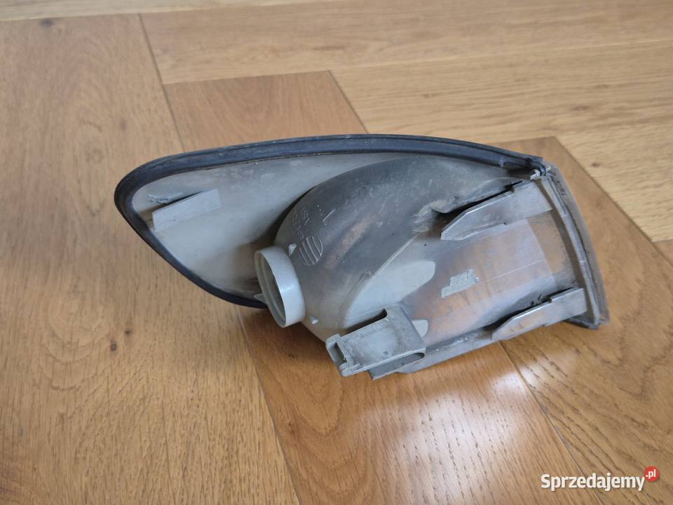 Kierunkowskaz bezbarwny SPORT EDITION Audi 100 Wrocław