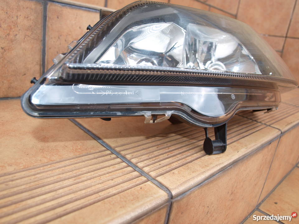 Astra 2 lampa lewa przód ciemna 1998 2004r Lewe sprzedam