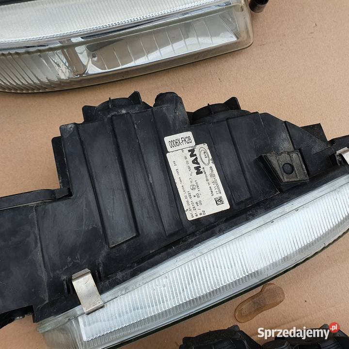 MAN TGX TGS HALOGEN ORYGINAŁ PRAWY LEWY Oświetlenie Bieleń
