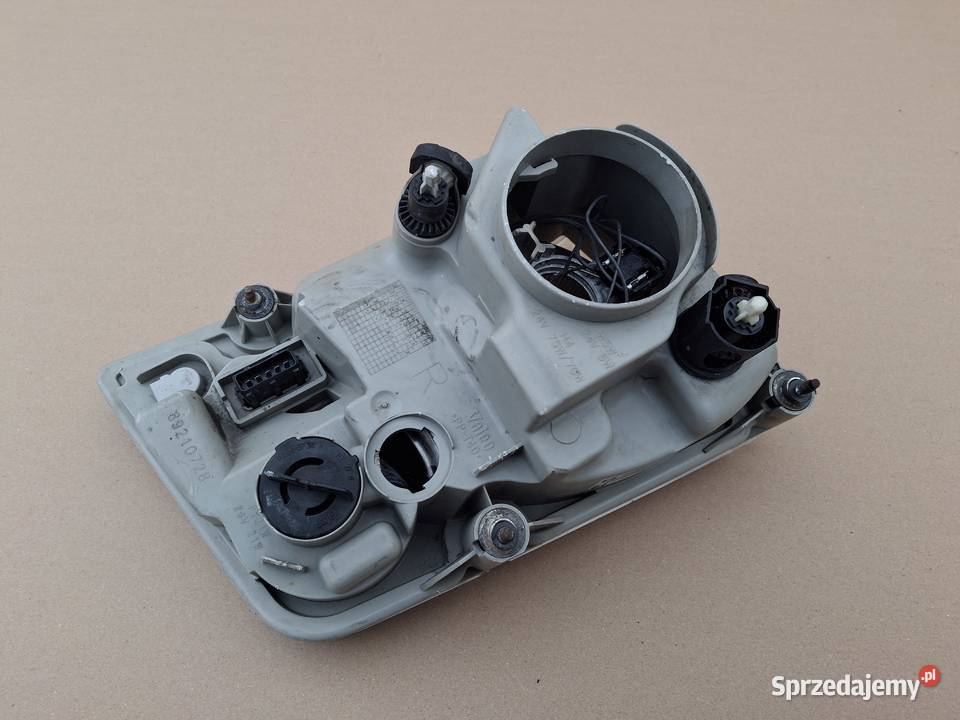 VOLVO FL FE REFLEKTOR PRAWY LAMPA PRAWA 20818775 Bieleń sprzedam