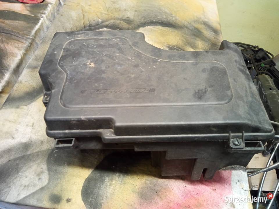 Obudowa bezpiecznikow Citroen C5 mk1 Części Sandomierz