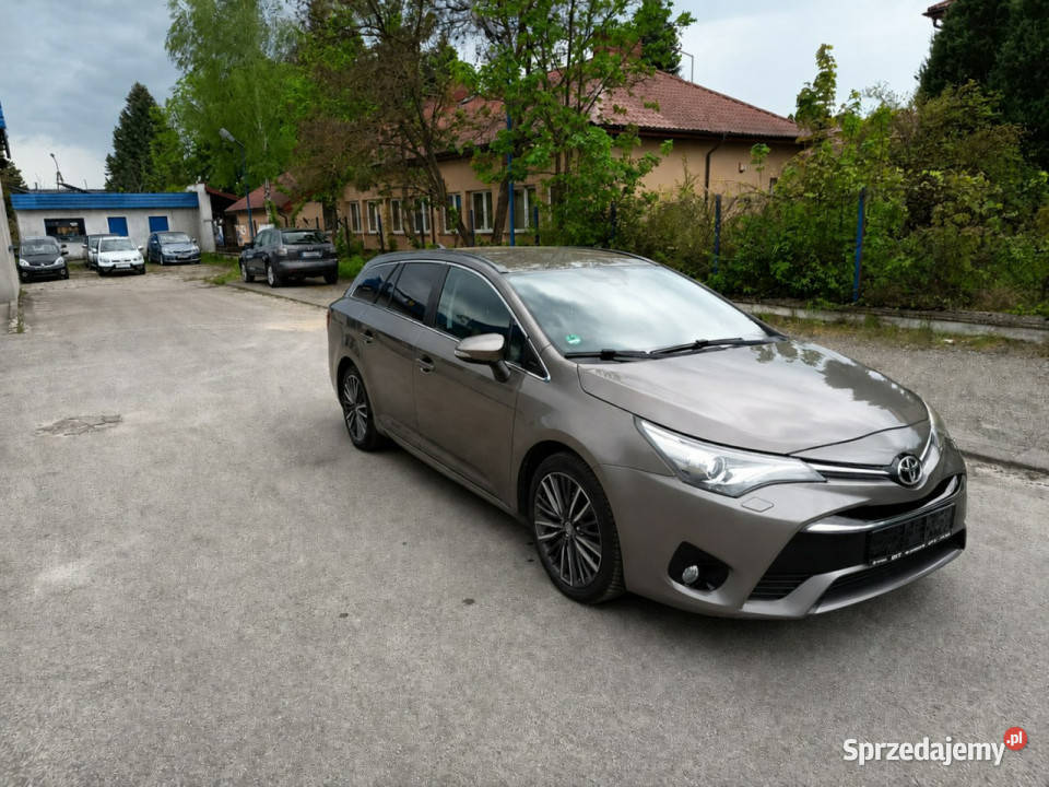 Toyota Avensis Bezwypadkowy biksenon skóra stan ESP sprzedam