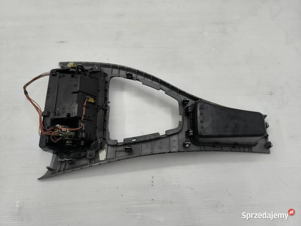 RAMKA KONSOLI TUNELU LEWARKA BMW E90 E91 7118034 osobowe sprzedam