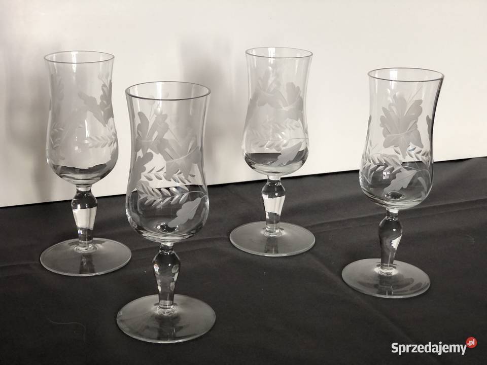 Sprzedam kieliszki szklane PRL 4 sztuki Staroźreby