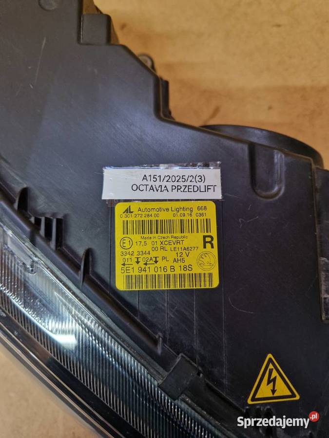 Skoda octavia III lampa prawy przód przód prawy Lampy przednie dolnośląskie Złotoryja