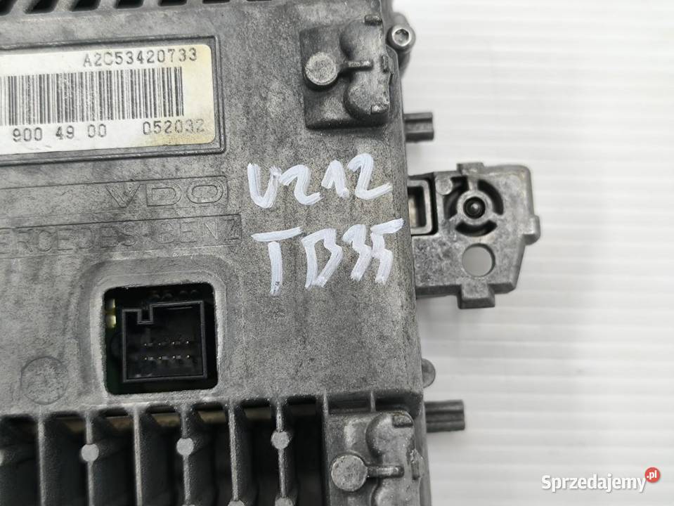 WYŚWIETLACZ EKRAN MERCEDES ECLASA W212