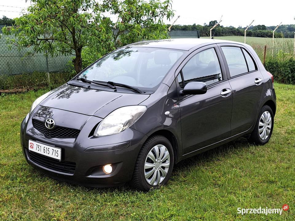 Toyota Yaris 100 100 oryginał 6 biegowy beżowy Wrocław