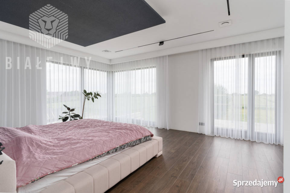 Dom wolnostojący sprzedam 281m2 Dominów pustak