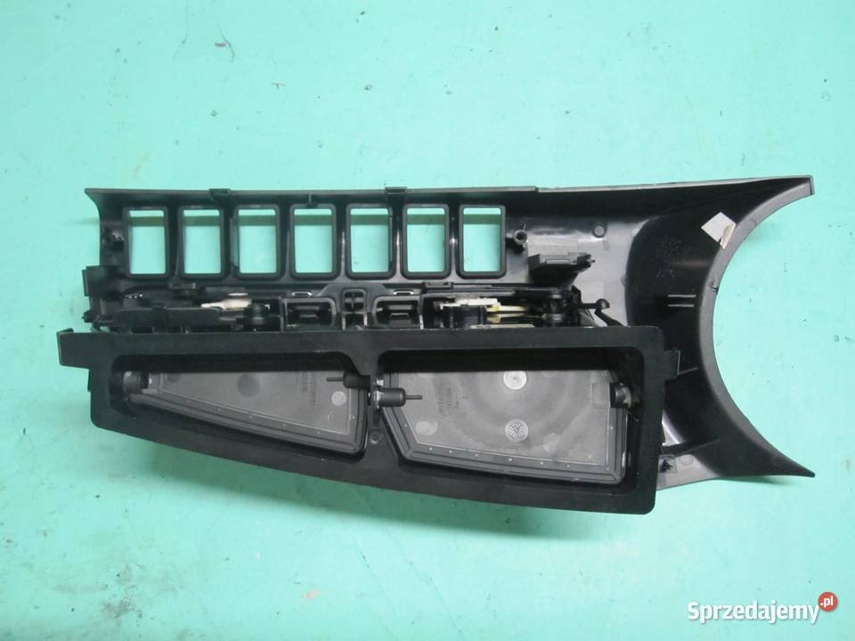 PEUGEOT 3008 I 12r kratki nawiewu 9688612677 Kratki nawiewu sprzedam