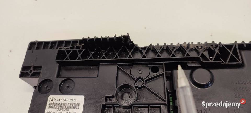 MERCEDES VITO W447 SKRZYNKA BEZPIECZNIKÓW