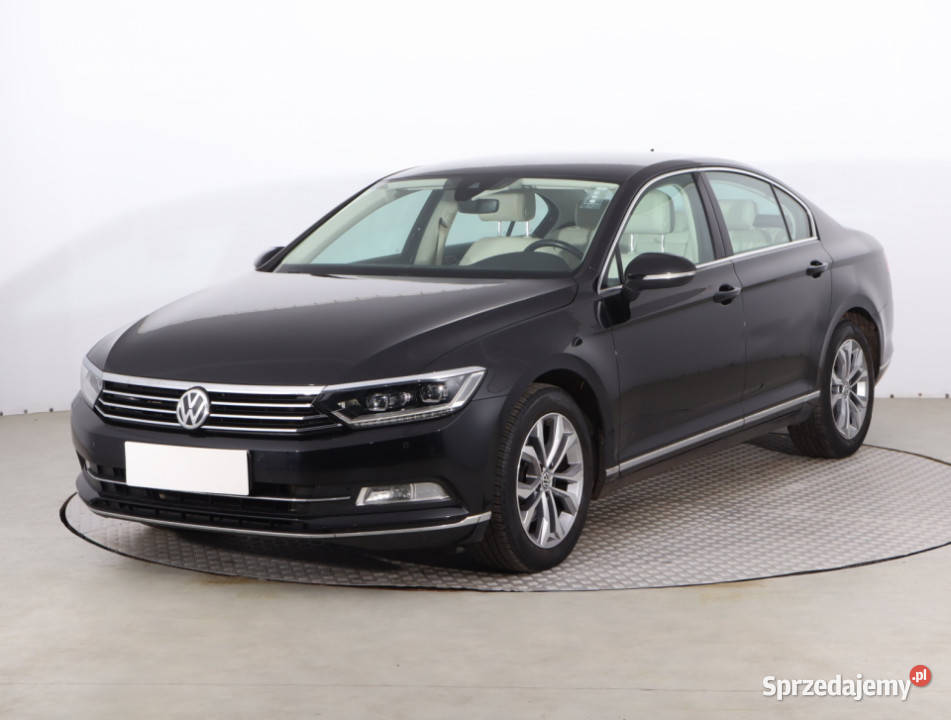 VW Passat 18 TSI światła LED Piaseczno