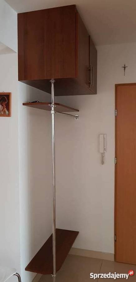 Zabudowa przedpokoju drzwi przesuwane z lustrem Warszawa