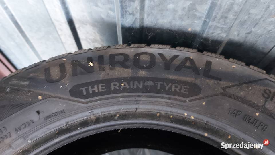 Uniryal 2255516 zimowe Samochodowe sprzedam