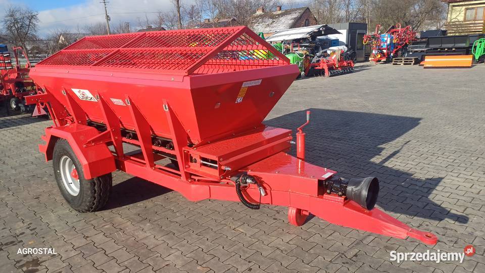 Rozsiewacz Wapna piaskarka solarka firmy LISICKI Tarnogród