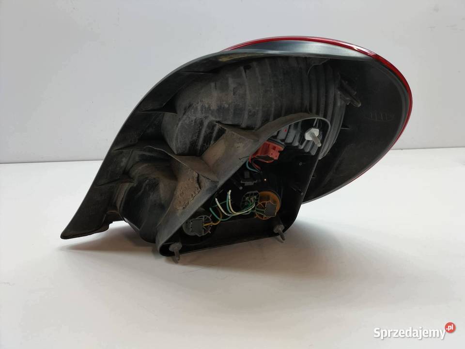 LAMPA TYŁ LEWA E11 Toyota Corolla VIII 19952000
