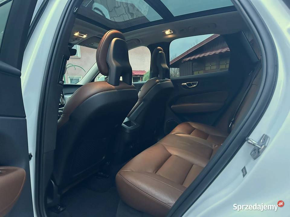 VOLVO XC60 T6 310 AWD Róża sprzedam