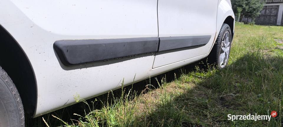 Citroen Nemo 2013 260 14gaz ciezarowy Rok produkcji 2013 Otwock