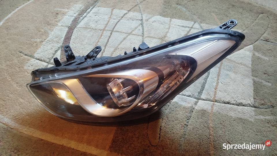 Lewy reflektor lampa Hyundai i30 II GD Turek
