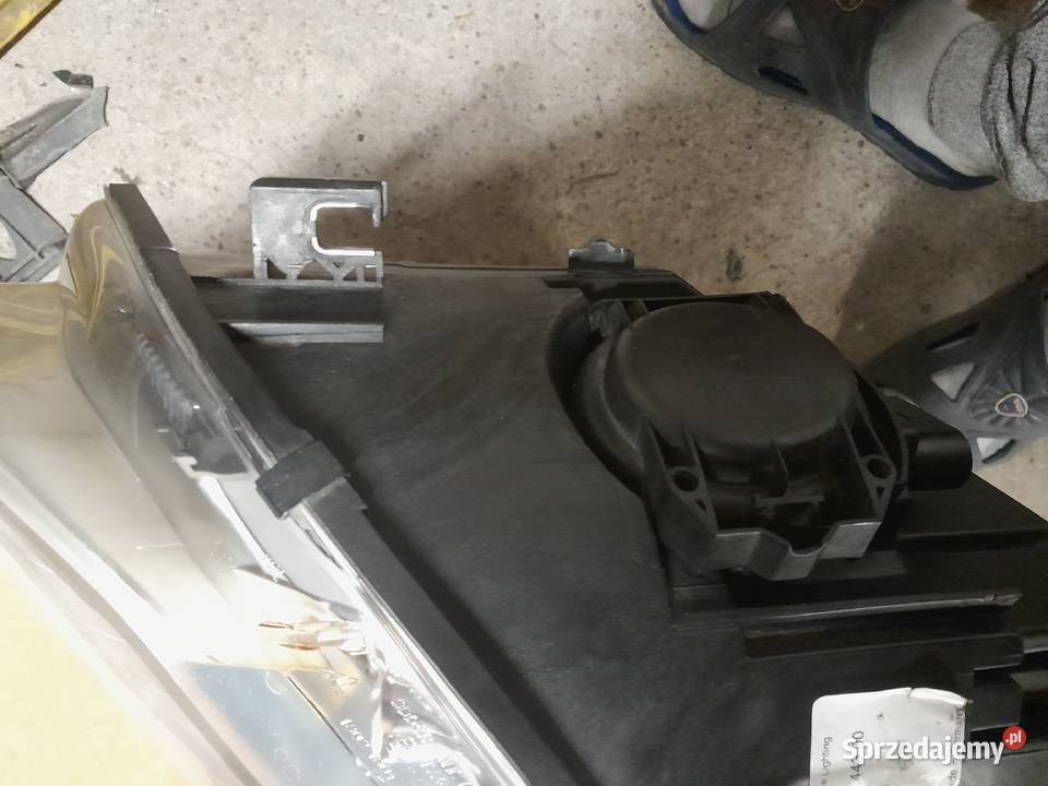 Lampa a4b7 bixsenon skretny Dobre sprzedam