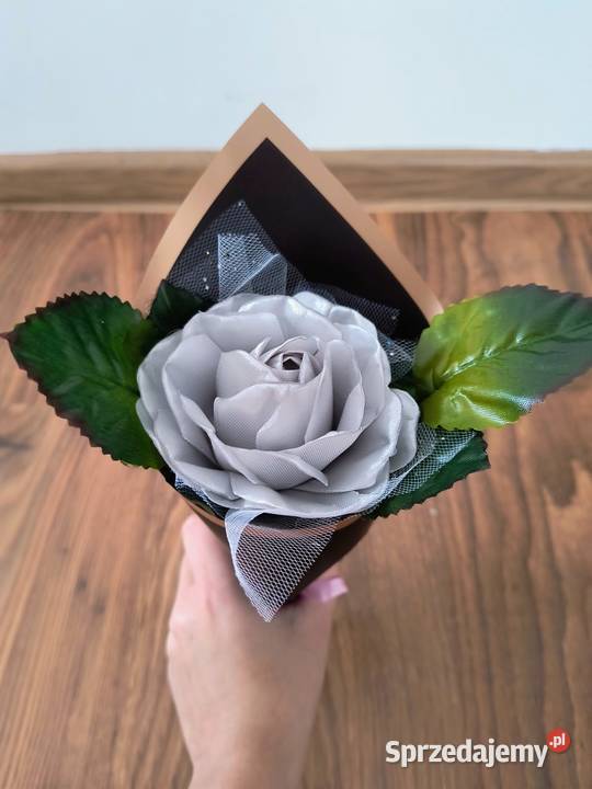 Róża pojedyncza Dzień Kobiet małopolskie Milonki