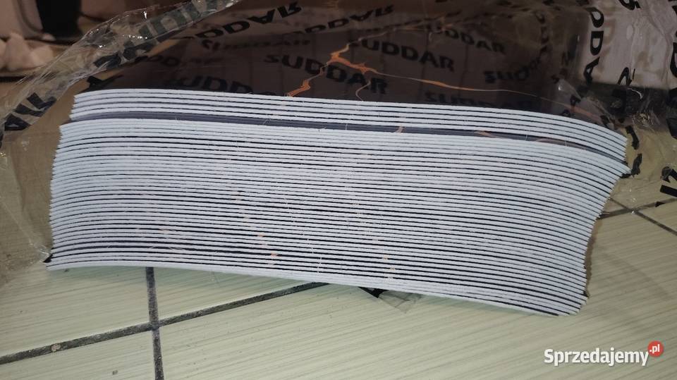 Sprzedam płytki samoprzylepne 30x30 mazowieckie Stare Budy