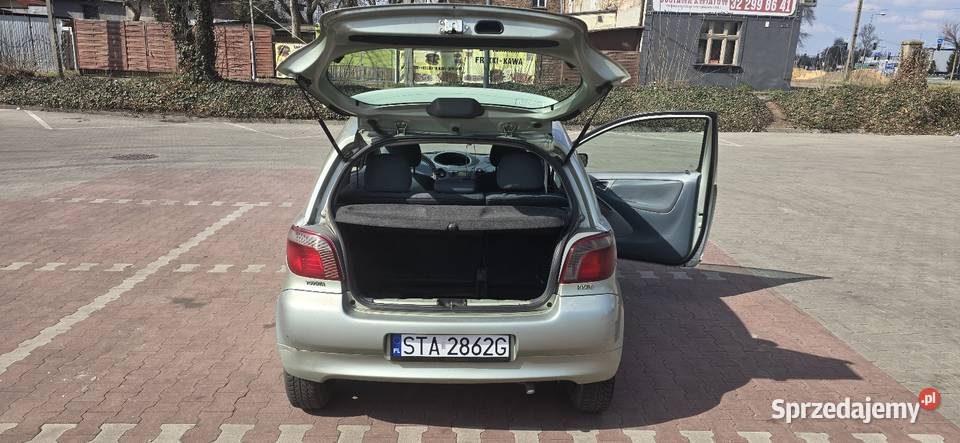 Yaris 2001 małe pieniądze Motoryzacja Sosnowiec