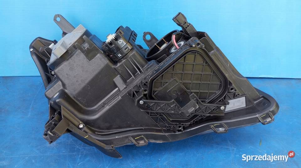 LAMPA REFLEKTOR LEWY PRZÓD EU TOYOTA AVENSIS T25 osobowe Nowy Tomyśl sprzedam