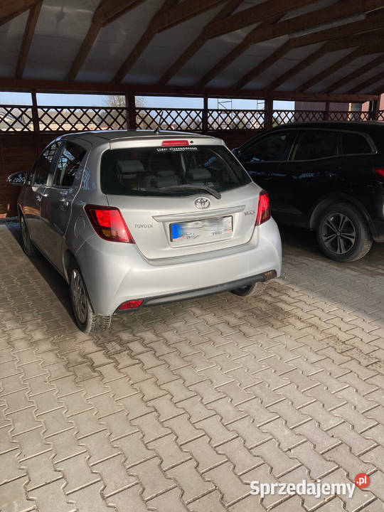 Toyota Yaris 2014 stan idealny niski przebieg benzyna sprzedam