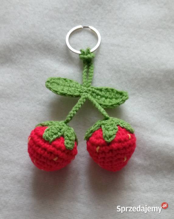 Truskawki wykonane na szydełku brelok łódzkie