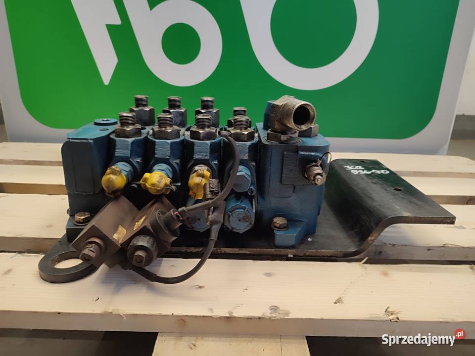 Rozdzielacz hydrauliczny 07260157 JCB 53670