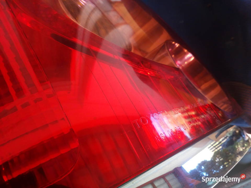 Lampa lewy tył kombi Toyota Avensis t27 świętokrzyskie Połaniec