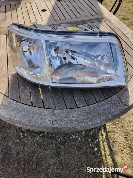 Lampa przednia prawa Volkswagen Transporter T5 Chocianów