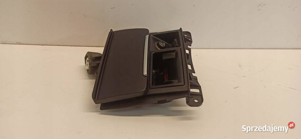 AUDI Q5 SCHOWEK POPIELNICZKA 8K0857951C Popielniczki sprzedam