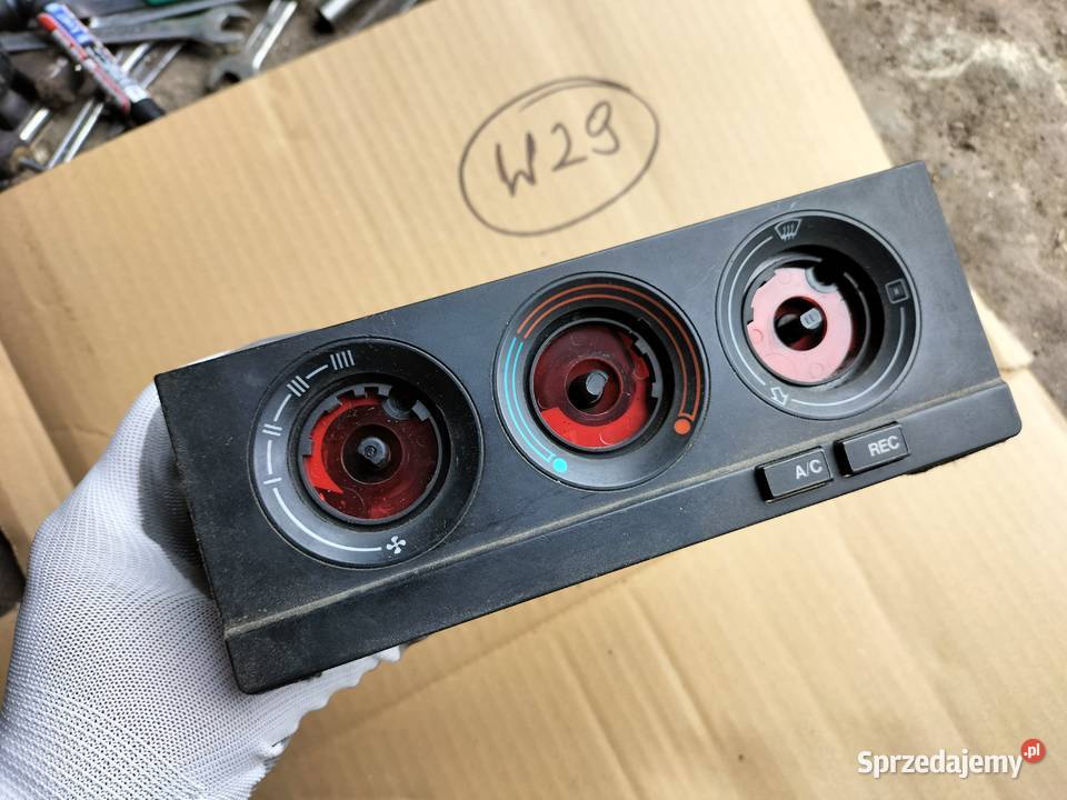 AUDI 80 B4 80B4 PANEL NAWIEWU KLIMATYZACJI osobowe lubelskie Kamień-Kolonia