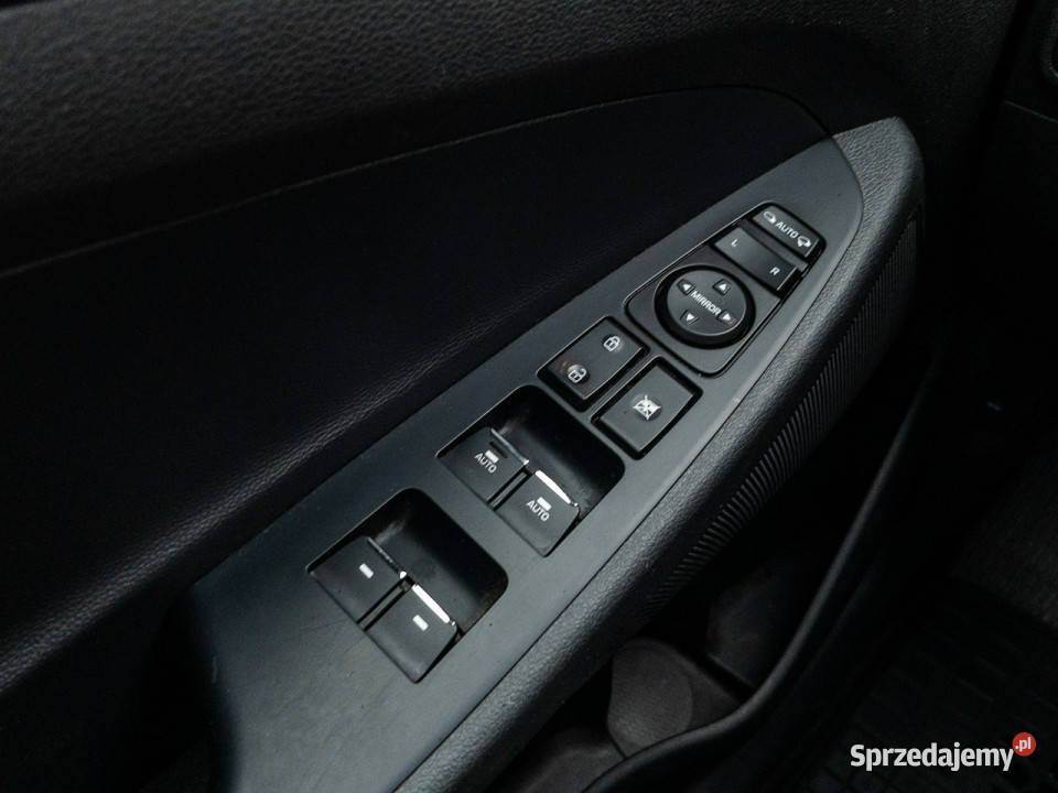 Hyundai Tucson 16 GDI 132 COMFORT NAVI 2WD Salon szary Piotrków Trybunalski