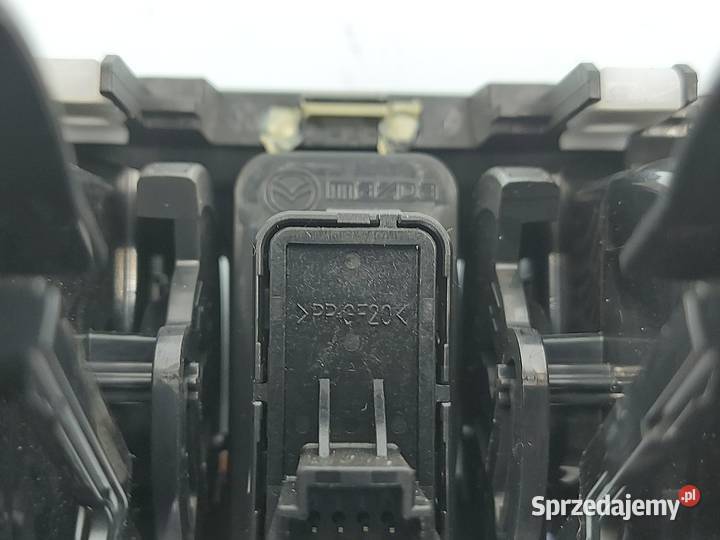 MAZDA 3 III BM 14r kratka nawiewu środkowa świętokrzyskie sprzedam