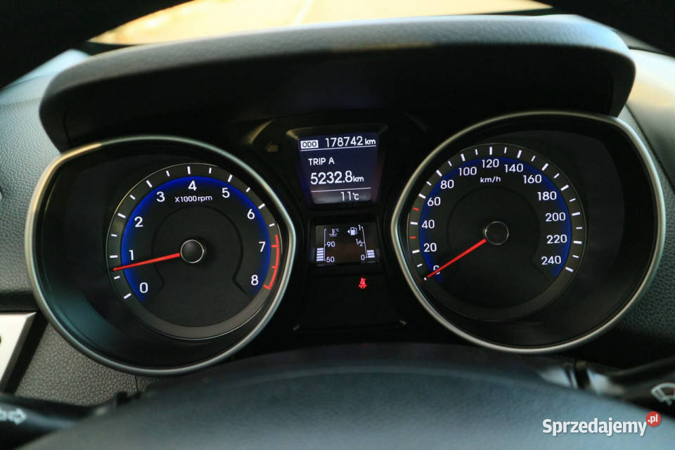 Hyundai i30 20lecie HyundaiLampy LEDCzujniki i30 sprzedam