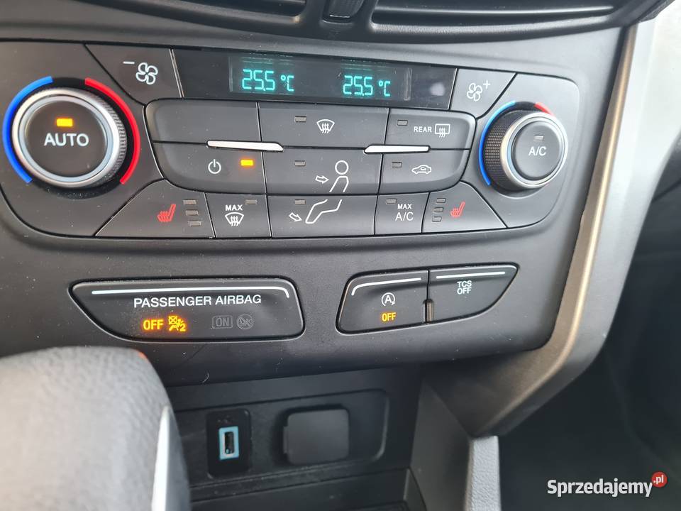 Ford Escape Kuga 15 benzyna 4x4 Automat nie 4/5