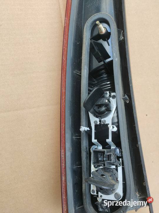 Lampy tylnie Volvo V70 II prawa lewa 9154497