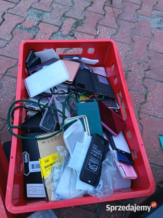 Etui do telefonów różnych marek około 200 sztuk