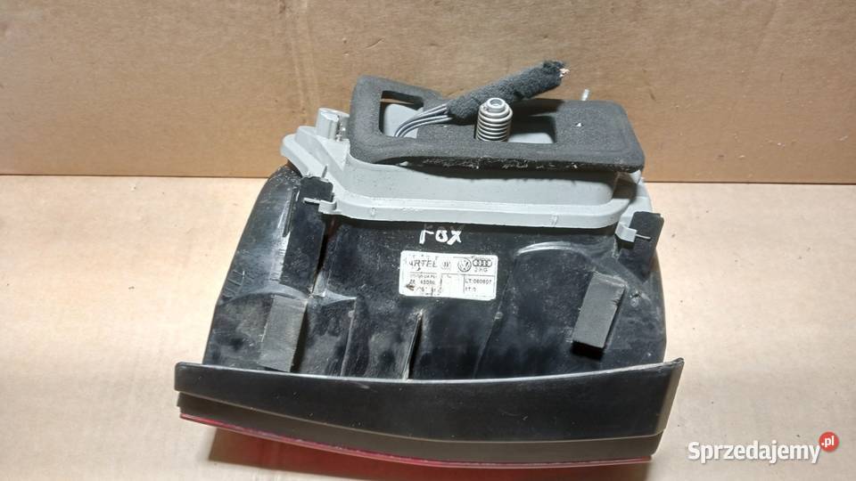 VW FOX I HB LAMPA TYŁ PRAWA Zbierkowo
