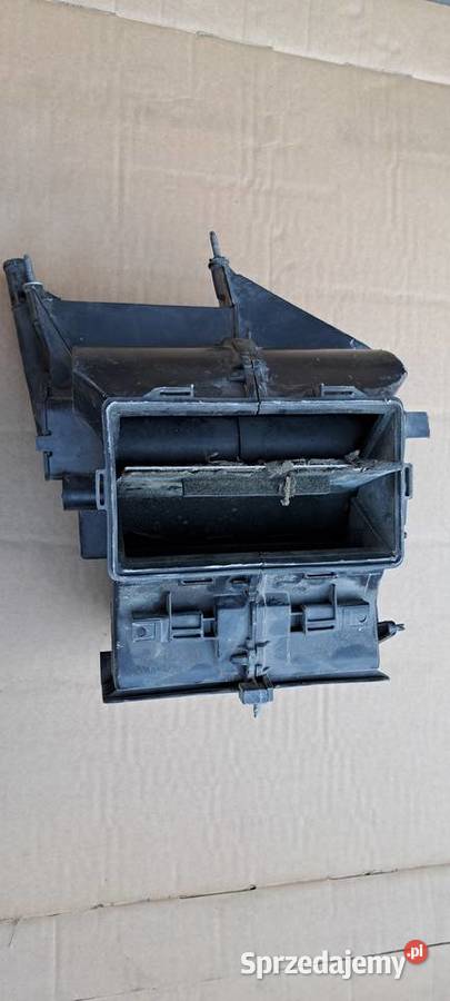 Obudowa nagrzewnicy 893819355A Audi 80 Luzino sprzedam