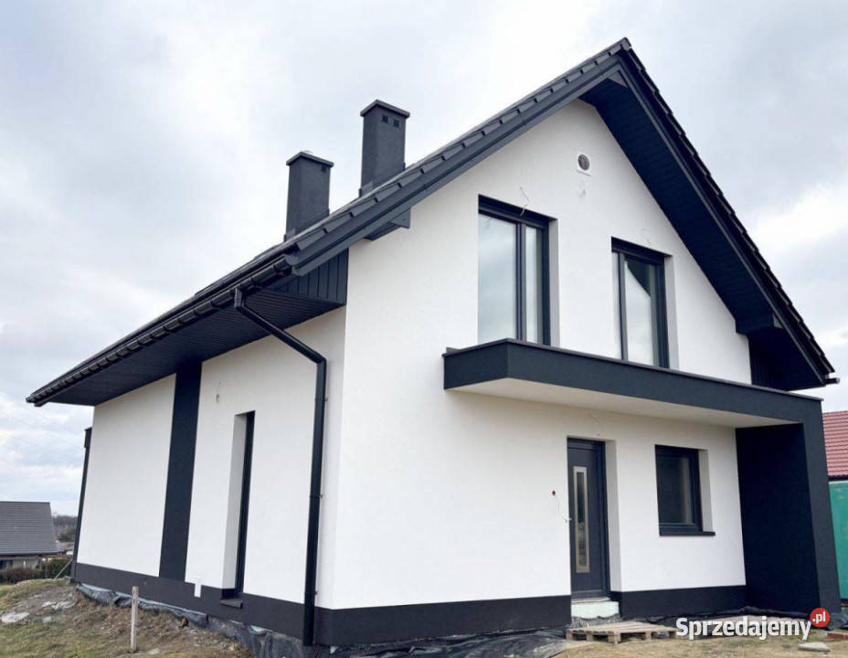 Szarów dom wolnostojący deweloperski