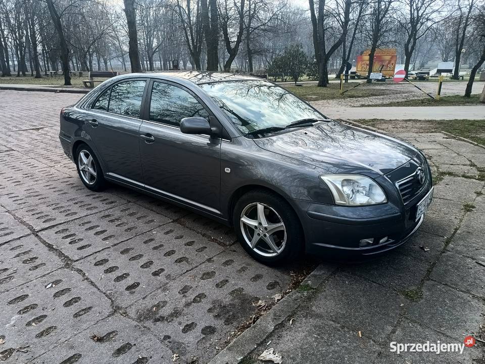 Sprzedam Super Zadbaną Toyotę Avensis 18 vvtigaz szary sprzedam